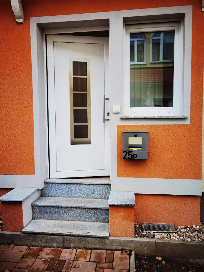 Modernes Behagliches Haus Mit Kamin, Terrasse Und Garten Μαγδεβούργο Εξωτερικό φωτογραφία